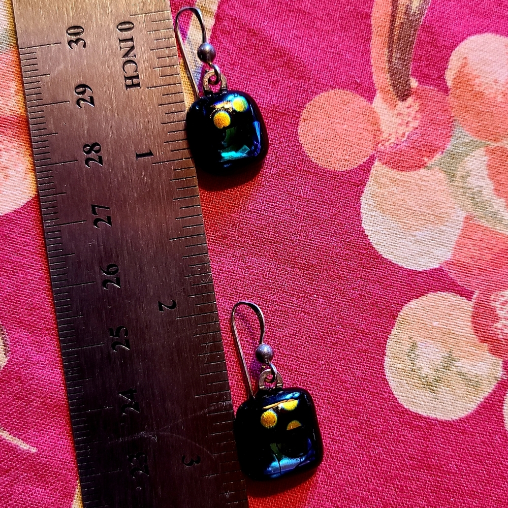 Black Glass Earrings w silver findings - Picture 9 of 10